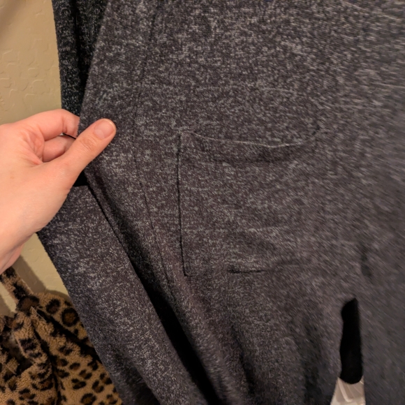 Soft Charcoal Open-Front Cardigan w/ Pockets – Cozy Layering Staple - Picture 4 of 7